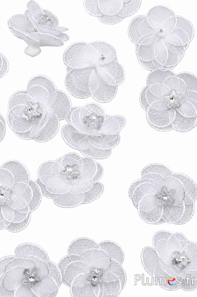 Fiore in tessuto - Ø 2 cm - bianco